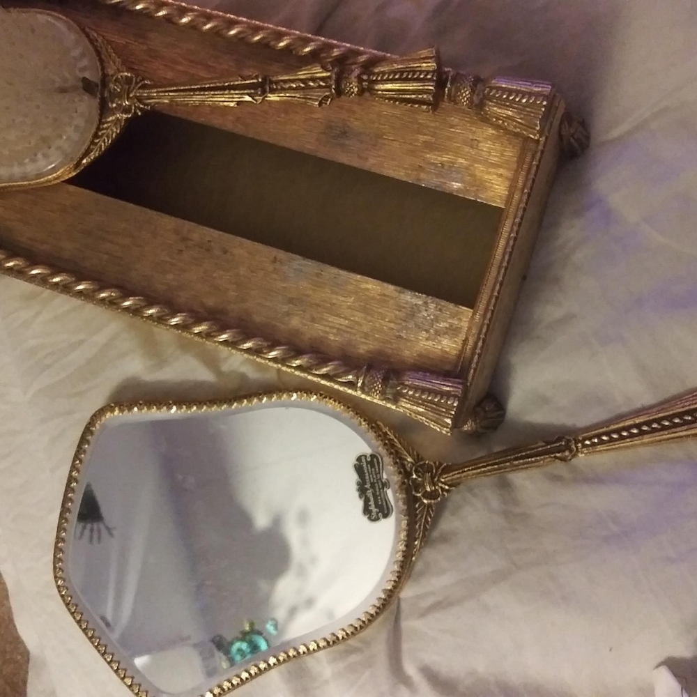 14 karat gold accessories set